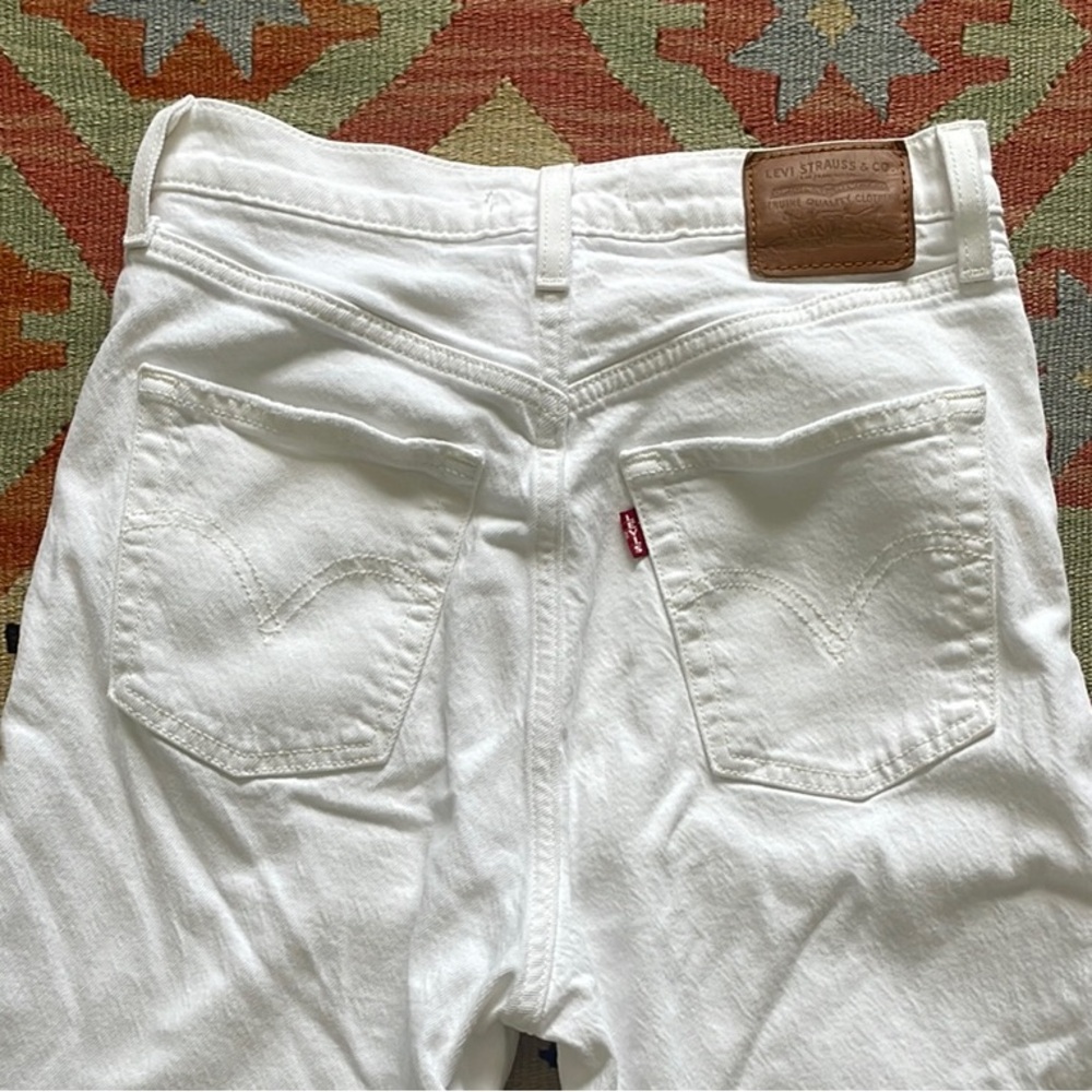 Levi's Women's Ribcage Jeans 26